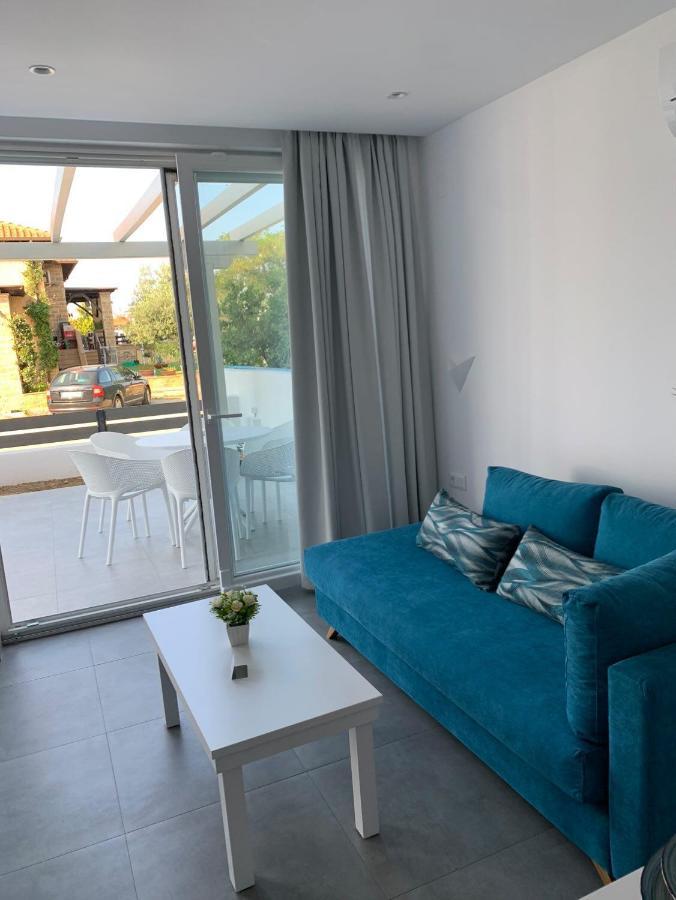 Ocean Blue Suites Ierissos Exterior photo